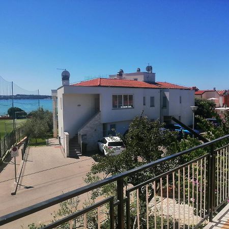 Apartment Vera, 80 M From The Sea Novigrad  Exterior photo