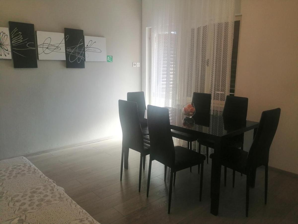 Apartment Vera, 80 M From The Sea Novigrad  Exterior photo
